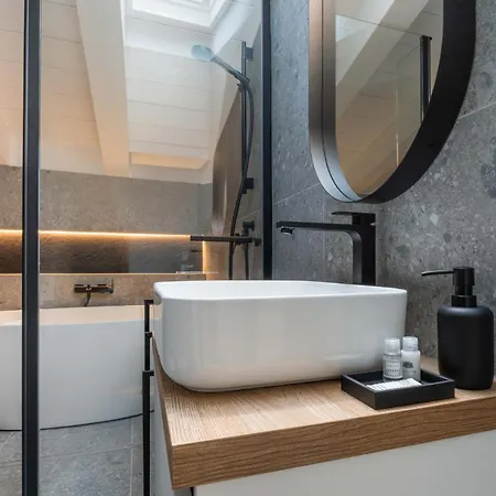 Penthouse ❤ ✔ Arena@5min ✔ Self Check-in Apartment Verona